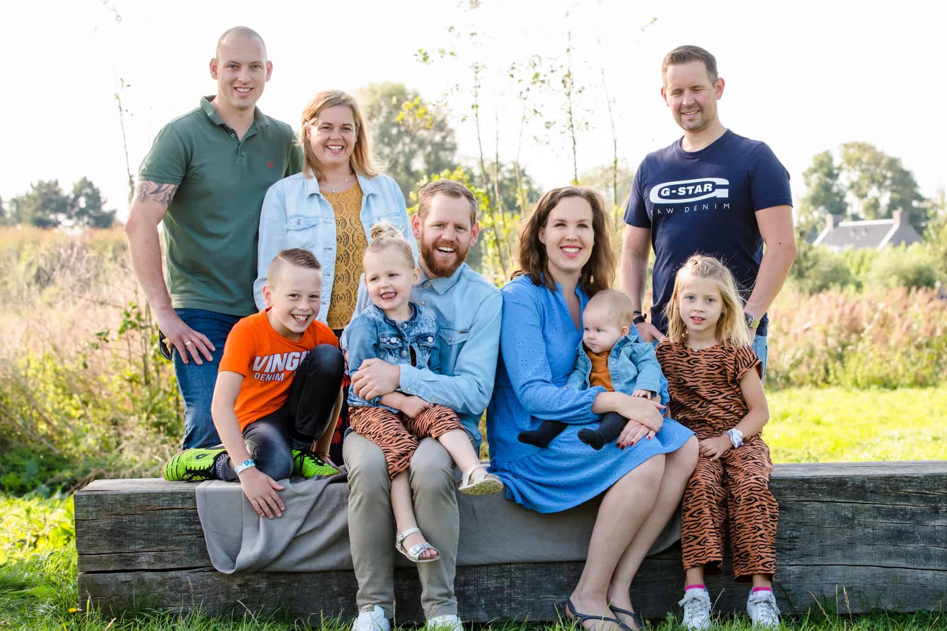 foto familie samen in de natuur